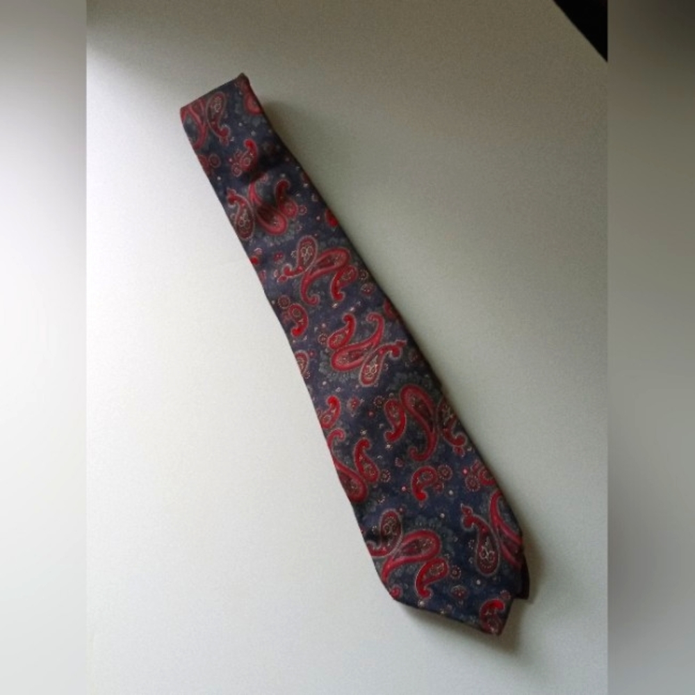 Christian Dior 100% Italian Silk Vintage Cornucopia Motif Dark Teal and Red Tie - Picture 2 of 5